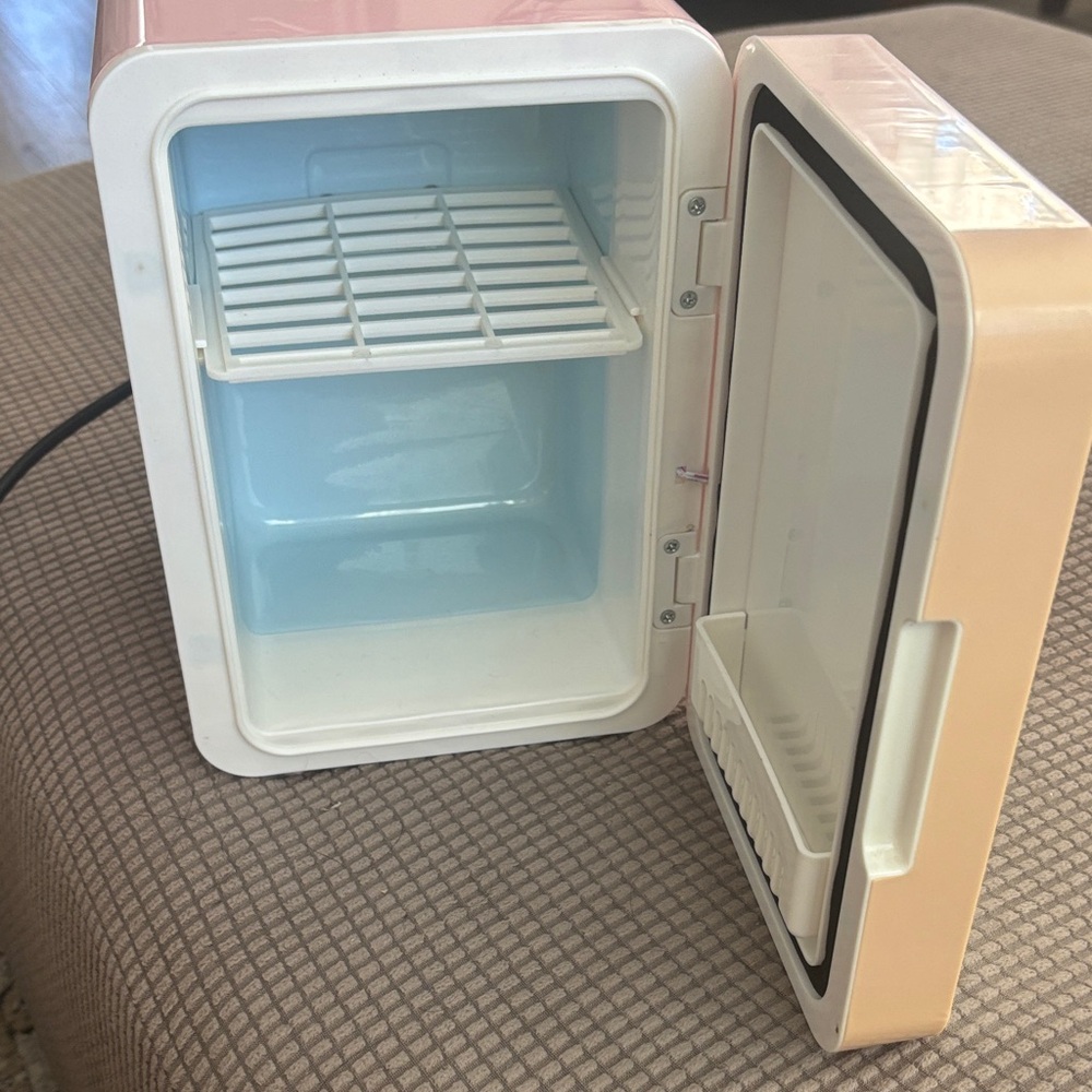 Pink Mini Fridge - Picture 2 of 7